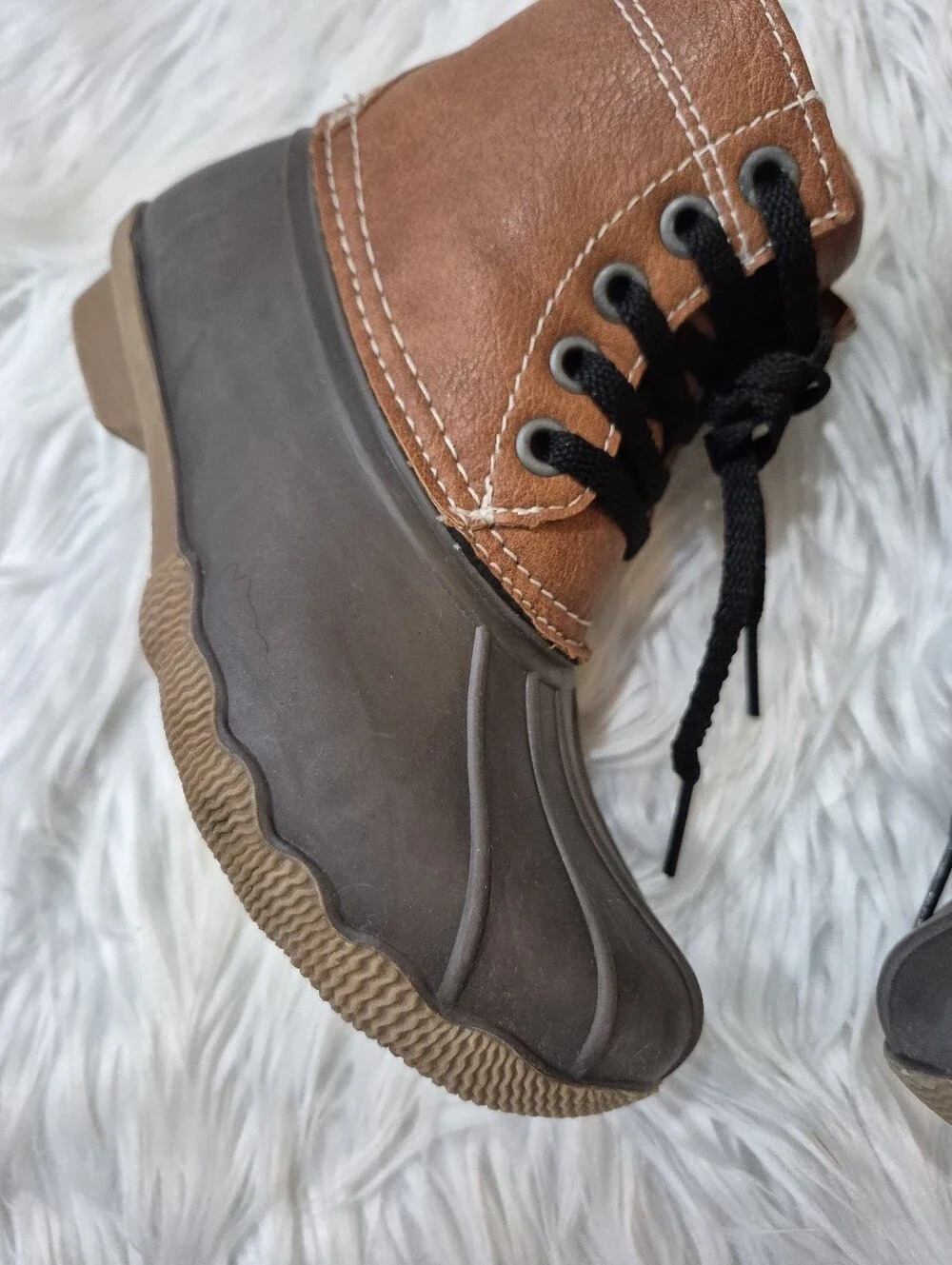 London Fog Kids Two-Tone Brown Duck Boots with Black Laces